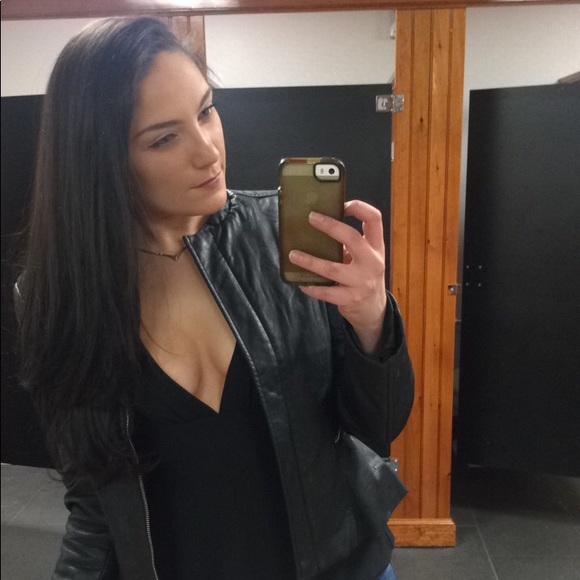 Meet your Posher, Kyra - Picture 1 of 1